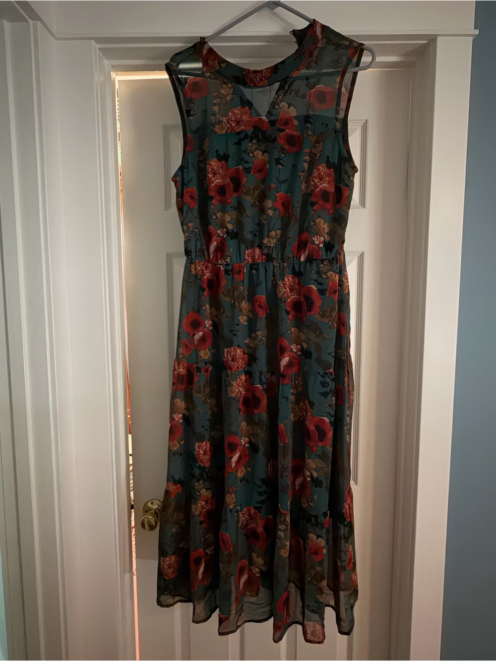 Sleeveless Green Floral Midi Dress with Red Bloom Print